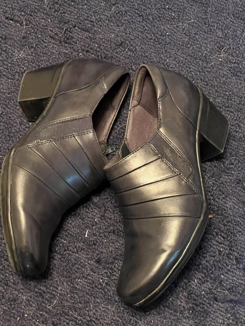 Size 8.5M Clarks Navy Ultimate Comfort Leather Slip-On Shoes
